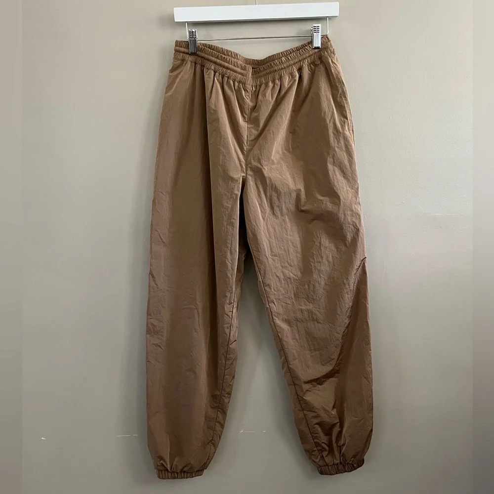 Good American GA-CLEAR Shine Boyfriend Pant Brown Tan - Swishy Track Pant‎